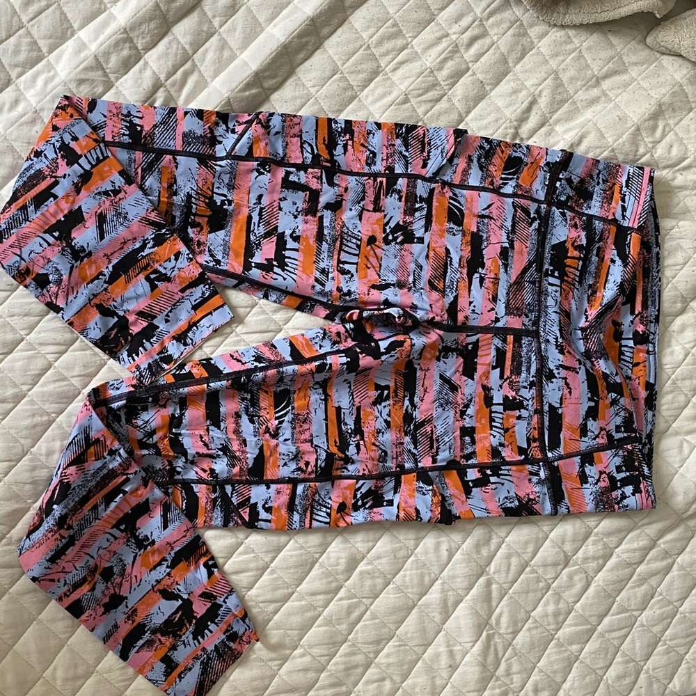 WOMENS LULULEMON TIGHT SZ 8 FAST AND FREE 7/8